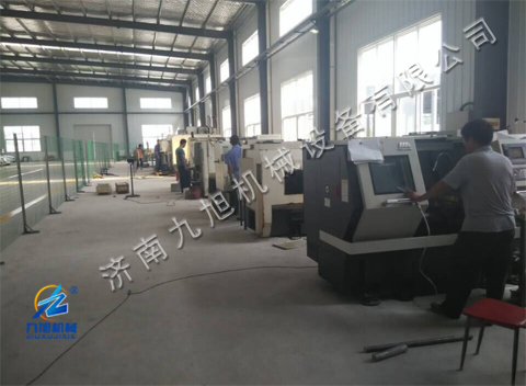配件數(shù)十臺(tái)數(shù)控設(shè)備生產(chǎn)車間(圖1) 配件數(shù)十臺(tái)數(shù)控設(shè)備生產(chǎn)車間
